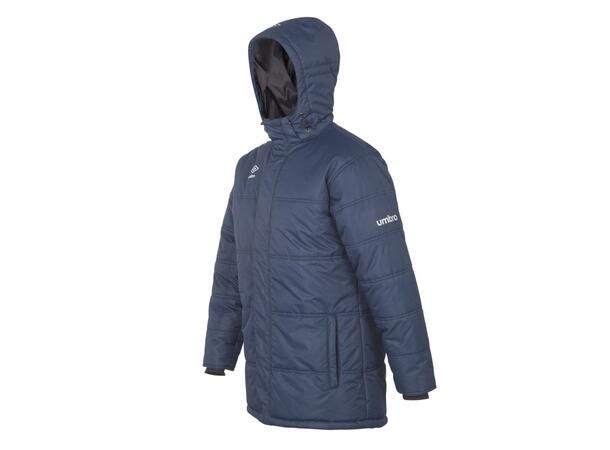 UMBRO Core Padded Jkt Jr 17 Marine 128 Funksjonell lang vattert klubbjakke 